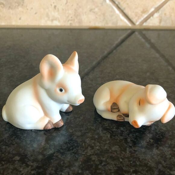 Vintage Pig Piglet Porcelain Salt & Pepper Shakers Set - Picture 1 of 5